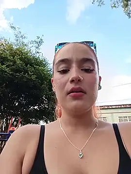 isabella ferrer99 online show from 04/17/26, 10:35