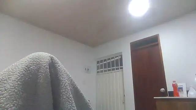 Jiwon Han online show from 04/10/26, 01:22