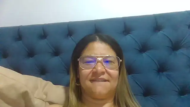 Jiwon Han online show from 04/21/26, 01:42