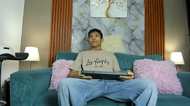 SKINNY BOYXXX online show from 03/13/26, 07:37