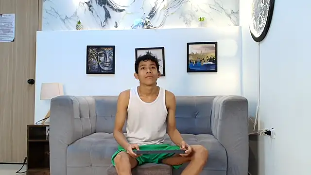 SKINNY BOYXXX online show from 04/01/26, 07:20