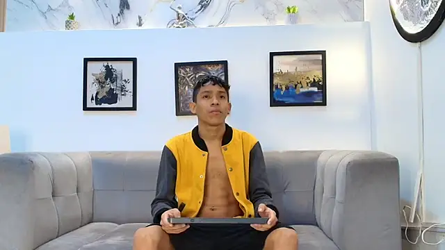 SKINNY BOYXXX online show from 04/14/26, 07:14