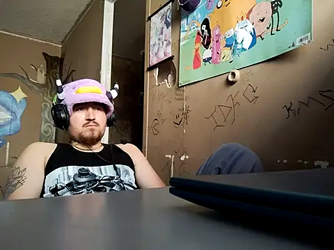 XSnowFlakeX15 online show from 05/06/26, 10:15