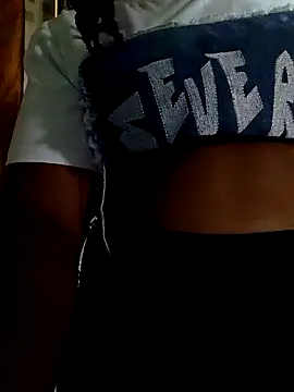 Snapshot of Xyzbiggyal chatting on 03/15/26, 10:32 Xyzbiggyal online show from 03/15/26, 10:32