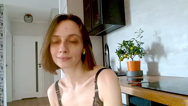 Snapshot of misssweet chatting on 05/11/26, 04:04 misssweet online show from 05/11/26, 04:04