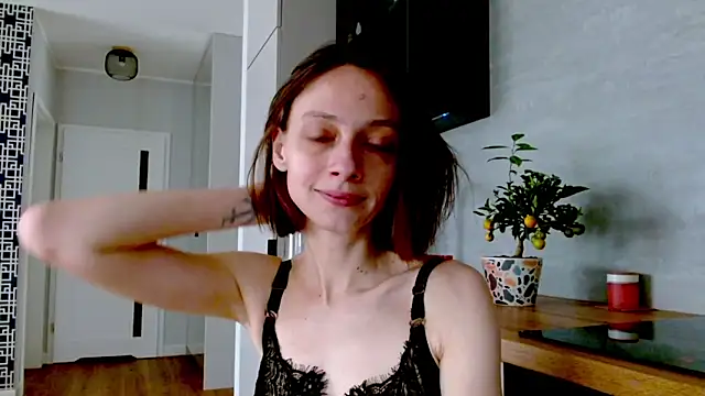Snapshot of misssweet chatting on 06/04/26, 09:48 misssweet online show from 06/04/26, 09:48