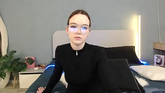 SunyLily online show from 04/19/26, 06:02