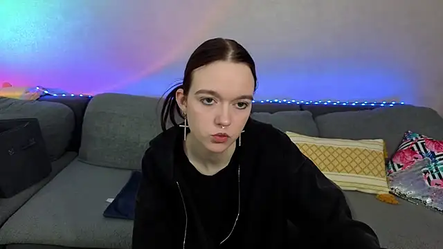 SunyLily online show from 05/08/26, 06:19