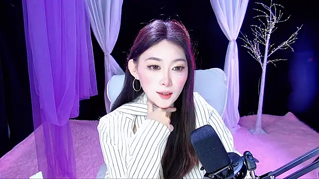 Snapshot of Tili-668 chatting on 03/17/26, 01:21 Tili-668 online show from 03/17/26, 01:21