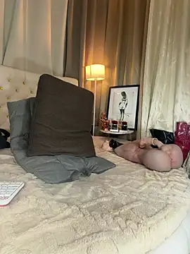 Snapshot of Hot-Aryana chatting on 03/13/26, 02:40 Hot-Aryana online show from 03/13/26, 02:40