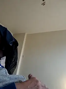 hulllad40 online show from 03/06/26, 08:11