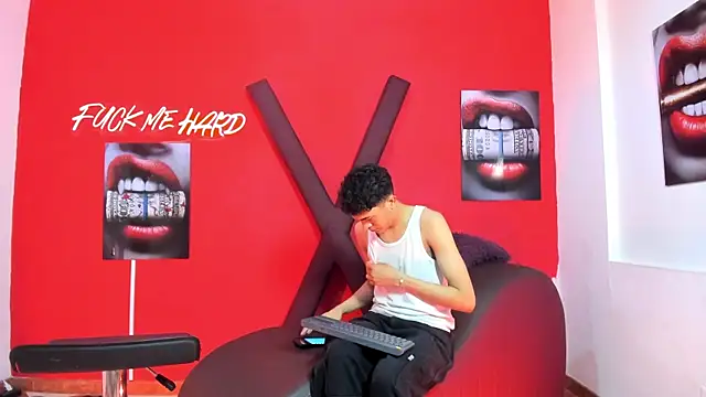 SKYN MAN online show from 04/10/26, 01:33