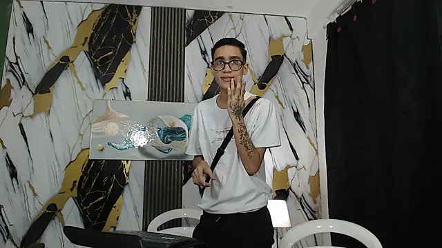 SKYN MAN online show from 04/18/26, 07:23