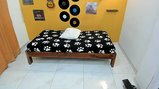 lilithevil32 online show from 03/17/26, 02:16