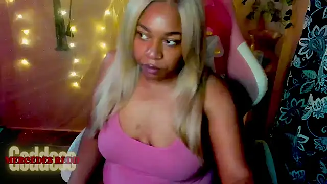 Goddess MercedesRedd online show from 06/19/26, 02:32
