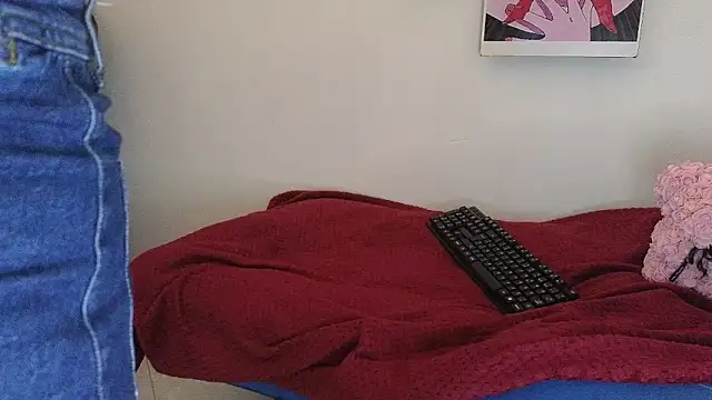 Caroline hernandes online show from 04/16/26, 12:39