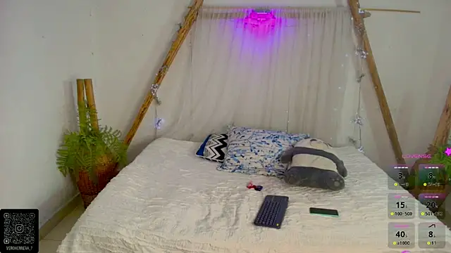 marianafoxx  online show from 03/25/26, 01:39