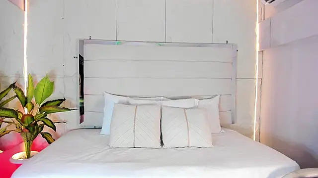 AitanaNoa online show from 03/16/26, 08:02