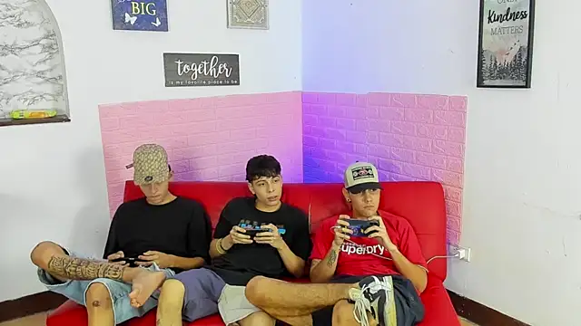 SecretLuna  online show from 03/31/26, 05:02