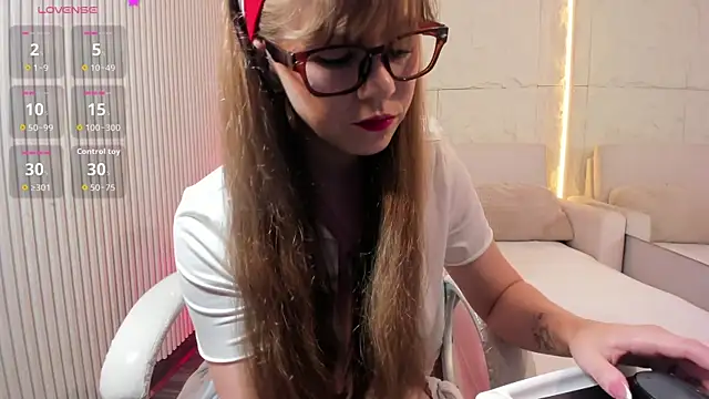 LailaCutee online show from 03/06/26, 09:00