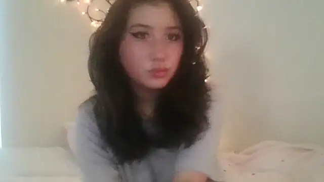 Snapshot of Silverbabyyy2007 chatting on 06/28/26, 01:22 Silverbabyyy2007 online show from 06/28/26, 01:22