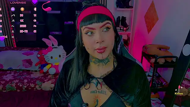 LauriInk1 online show from 06/19/26, 02:49
