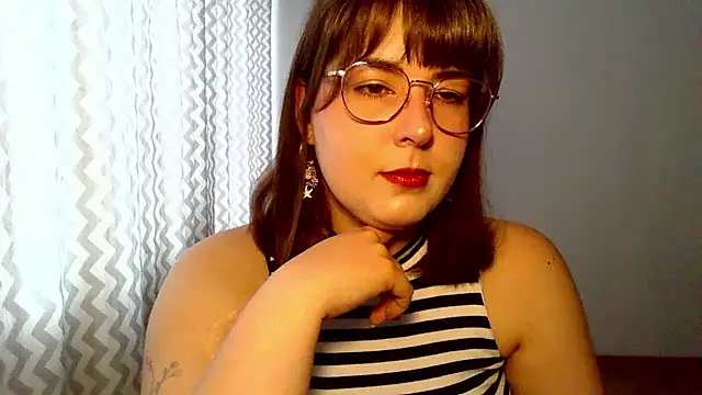 Snapshot of ClaraHard chatting on 07/07/26, 08:40 ClaraHard online show from 07/07/26, 08:40