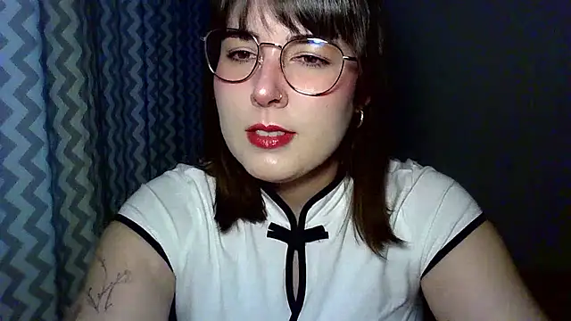 Snapshot of ClaraHard chatting on 07/08/26, 05:50 ClaraHard online show from 07/08/26, 05:50