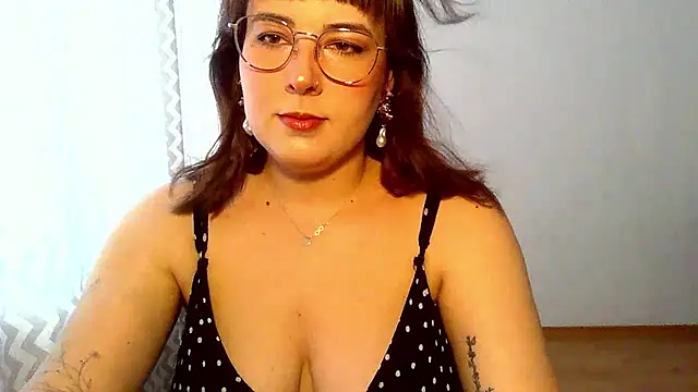 Snapshot of ClaraHard chatting on 07/18/26, 08:40 ClaraHard online show from 07/18/26, 08:40