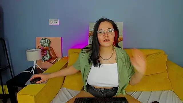 Sara Spans online show from 03/07/26, 01:24