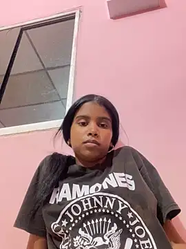 shiaravalentina online show from 03/04/26, 10:10