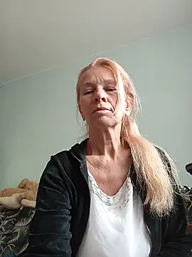 ViktoriaSexi1 online show from 04/16/26, 08:48