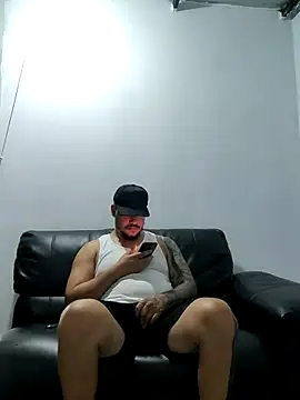 Snapshot of BadboyDirty1 chatting on 07/11/26, 04:26 BadboyDirty1 online show from 07/11/26, 04:26