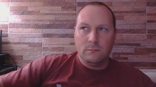 Snapshot of lustonfan chatting on 04/29/26, 02:26 lustonfan online show from 04/29/26, 02:26