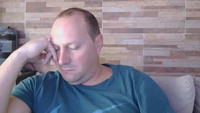Snapshot of lustonfan chatting on 05/15/26, 12:01 lustonfan online show from 05/15/26, 12:01