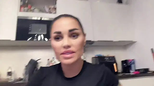 AMBER HARD online show from 03/11/26, 11:00