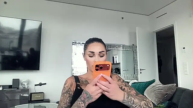 AMBER HARD online show from 04/18/26, 03:38