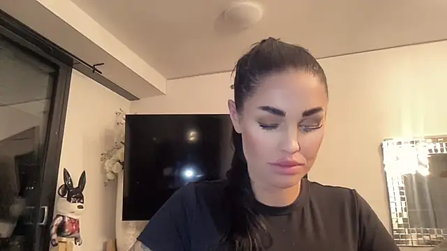 AMBER HARD online show from 04/21/26, 10:01