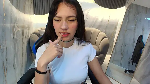 candy sky r online show from 03/18/26, 03:09