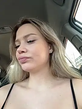 Girl Mia online show from 03/06/26, 06:54