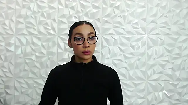 SOPHIA ZC online show from 05/01/26, 07:29