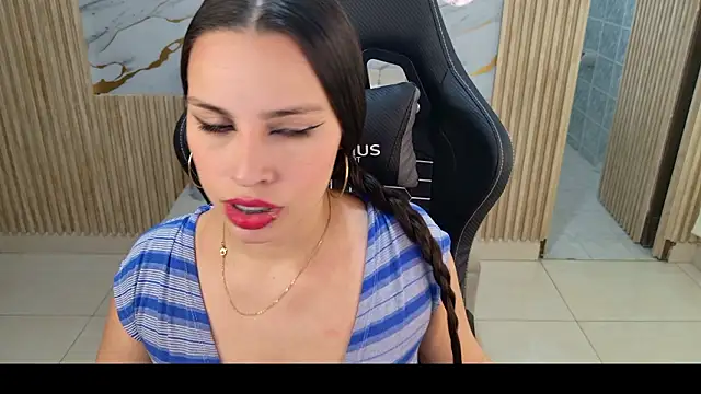 Akari 21 online show from 03/06/26, 12:34