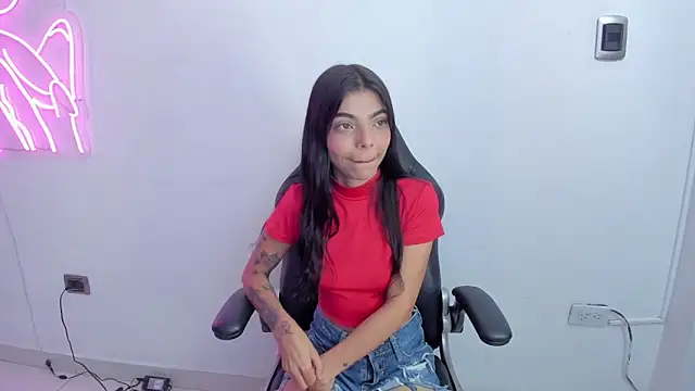 Amber Harriis online show from 04/19/26, 10:56