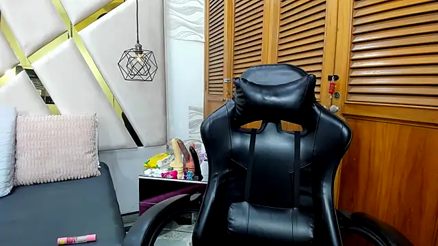 Candy Stormi online show from 04/21/26, 11:38