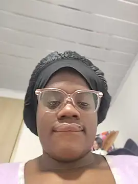 YourLiaa  online show from 03/16/26, 05:44