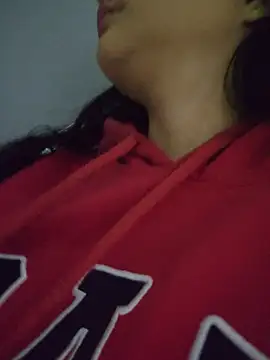 Pretty Julieta online show from 04/17/26, 10:13