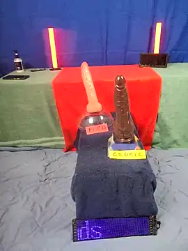 Snapshot of FantasyMan-BiWM chatting on 04/01/26, 04:13 FantasyMan-BiWM online show from 04/01/26, 04:13