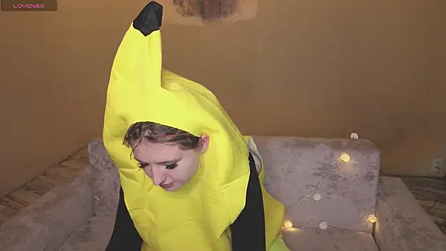 Snapshot of Banana_Bowl chatting on 03/05/26, 08:43 Banana Bowl online show from 03/05/26, 08:43