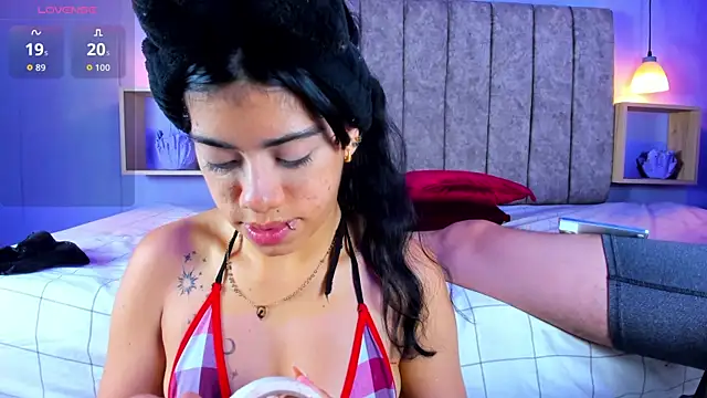 Zoe Axel1 online show from 04/05/26, 08:06