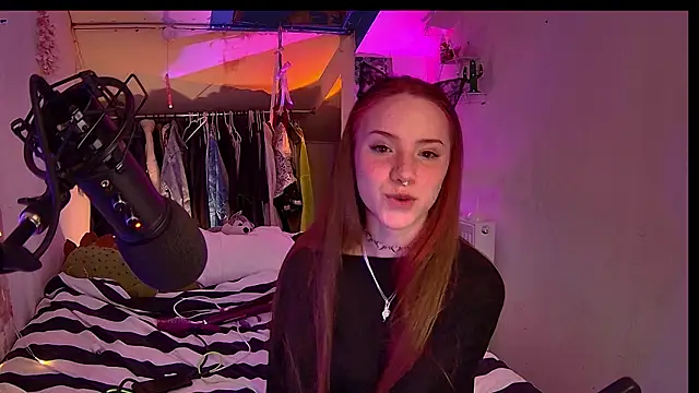 Ameliamoooon online show from 03/28/26, 07:46